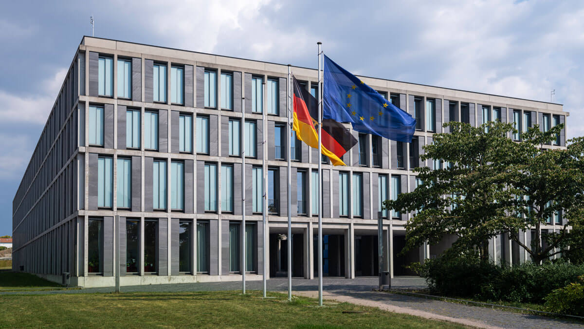 Exterior view of the Federal Labour Court, entrance